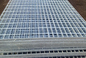 एंटी स्लिप कंपाउंड गैल्वनाइज्ड स्टील टूथेड सीरेटेड स्टील ग्रेटिंग 32 X 5 Mm